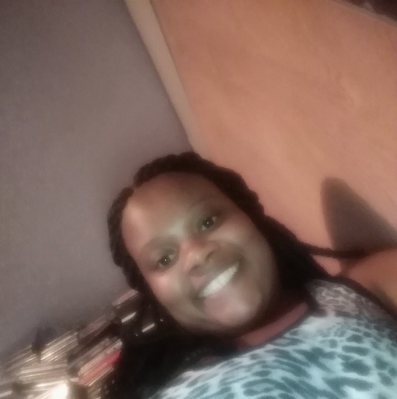 Meet your Posher, Latasha - Picture 5 of 5